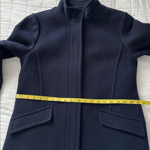 Talbots Women’s Wool Blend Coat Size 8 Navy Blue Fabric Woven in Italy Gold Zip - Picture 13 of 15